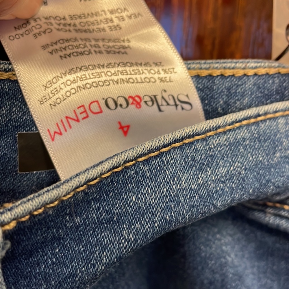 Jeans - Picture 2 of 4